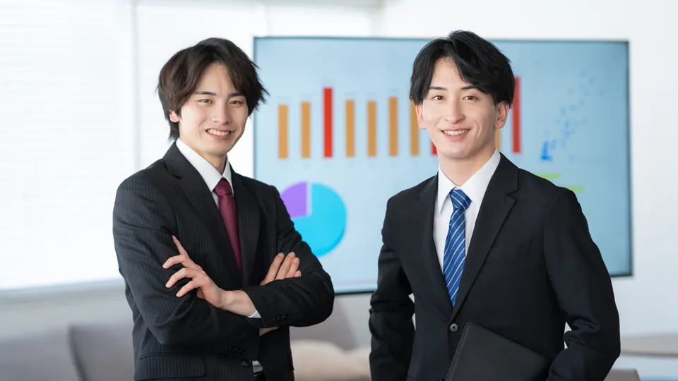本部職のご紹介｜飲食企業の本部を支えるビジネスパーソンのイメージ